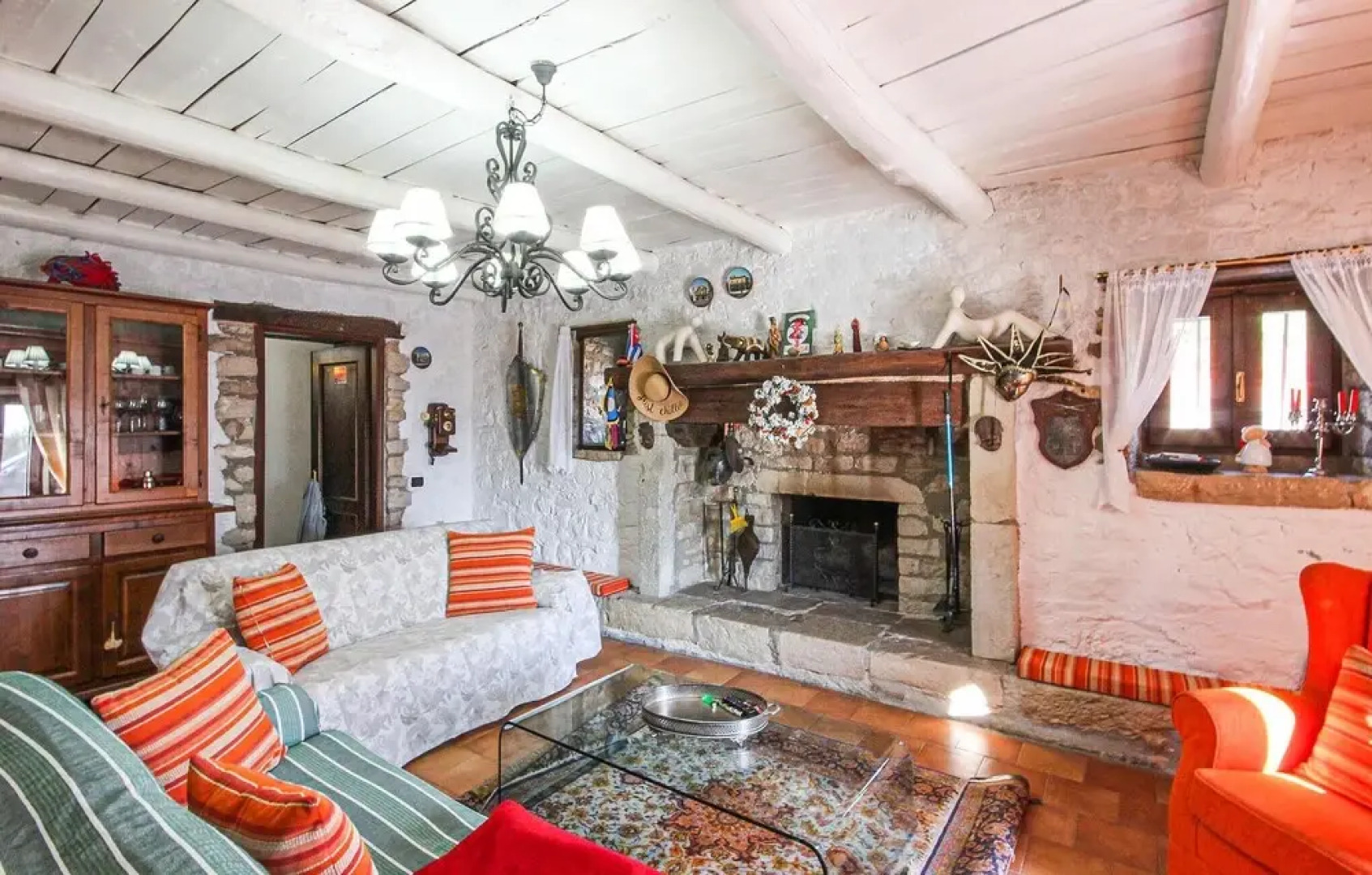 Amazing Home in Fragneto Monforte With Wifi, Private Swimming Pool and 4 Bedrooms