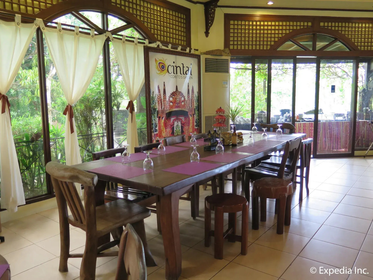 Cintai - Coritos Garden Hotel