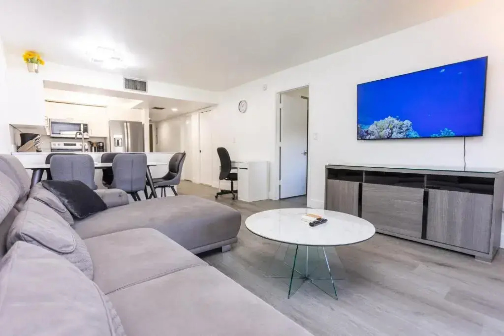 Bass & Sun Condominium 2/2 Bedroom