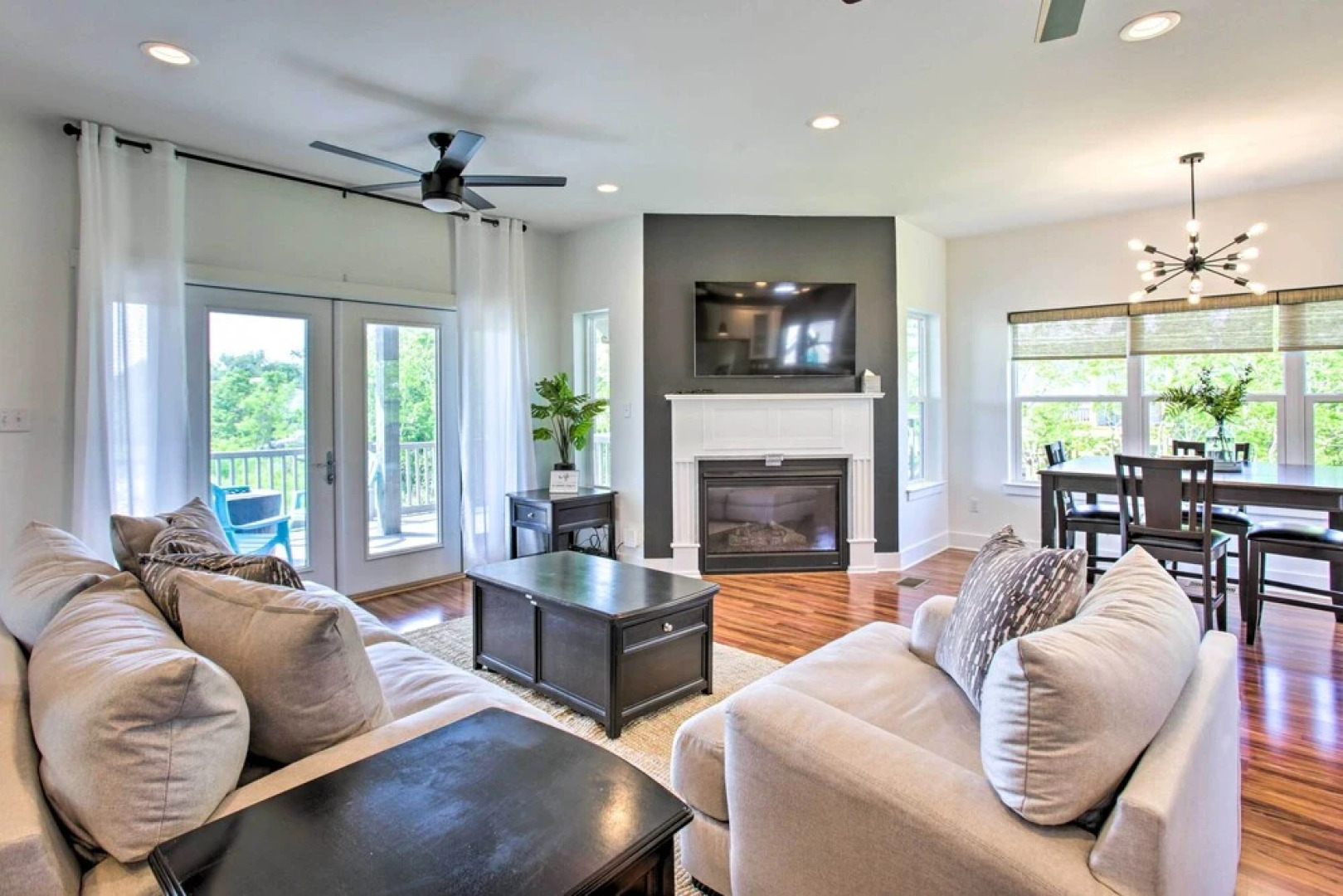 Waveland Abode w/ Patio, Walk to Beach!