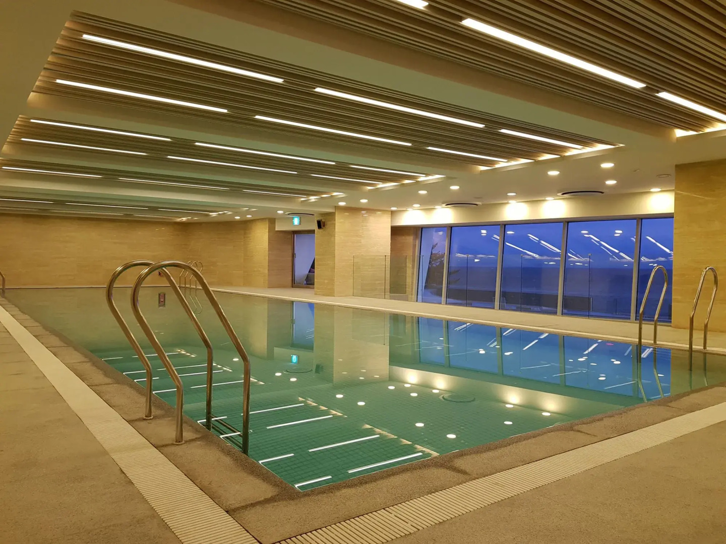 Sun Cruise Resort and Yacht