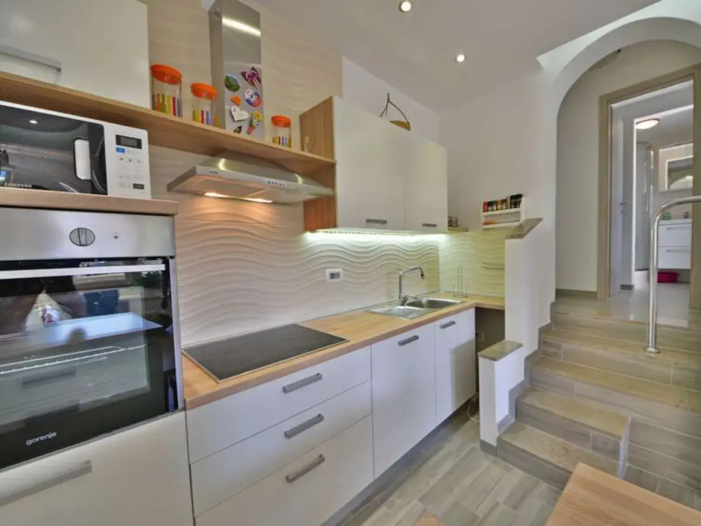 Koalas Nest Home & Apartments