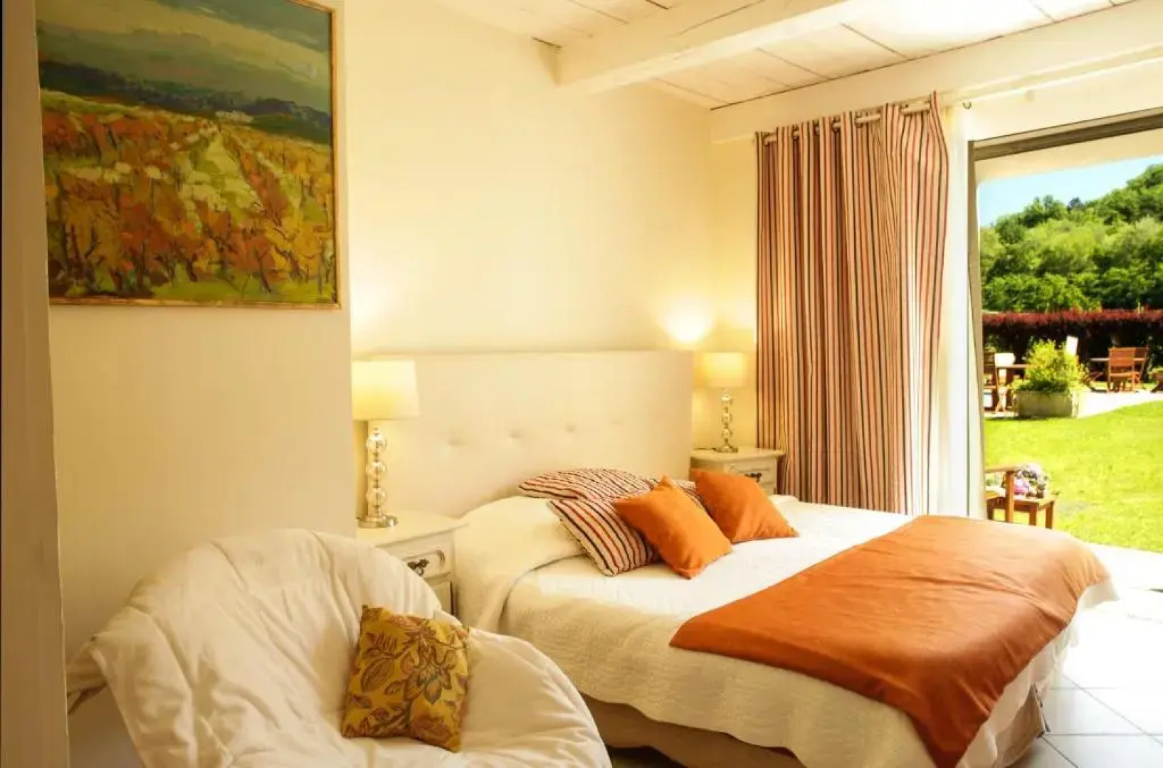 Studio avec piscine partagee jardin clos et wifi a Forcalquier