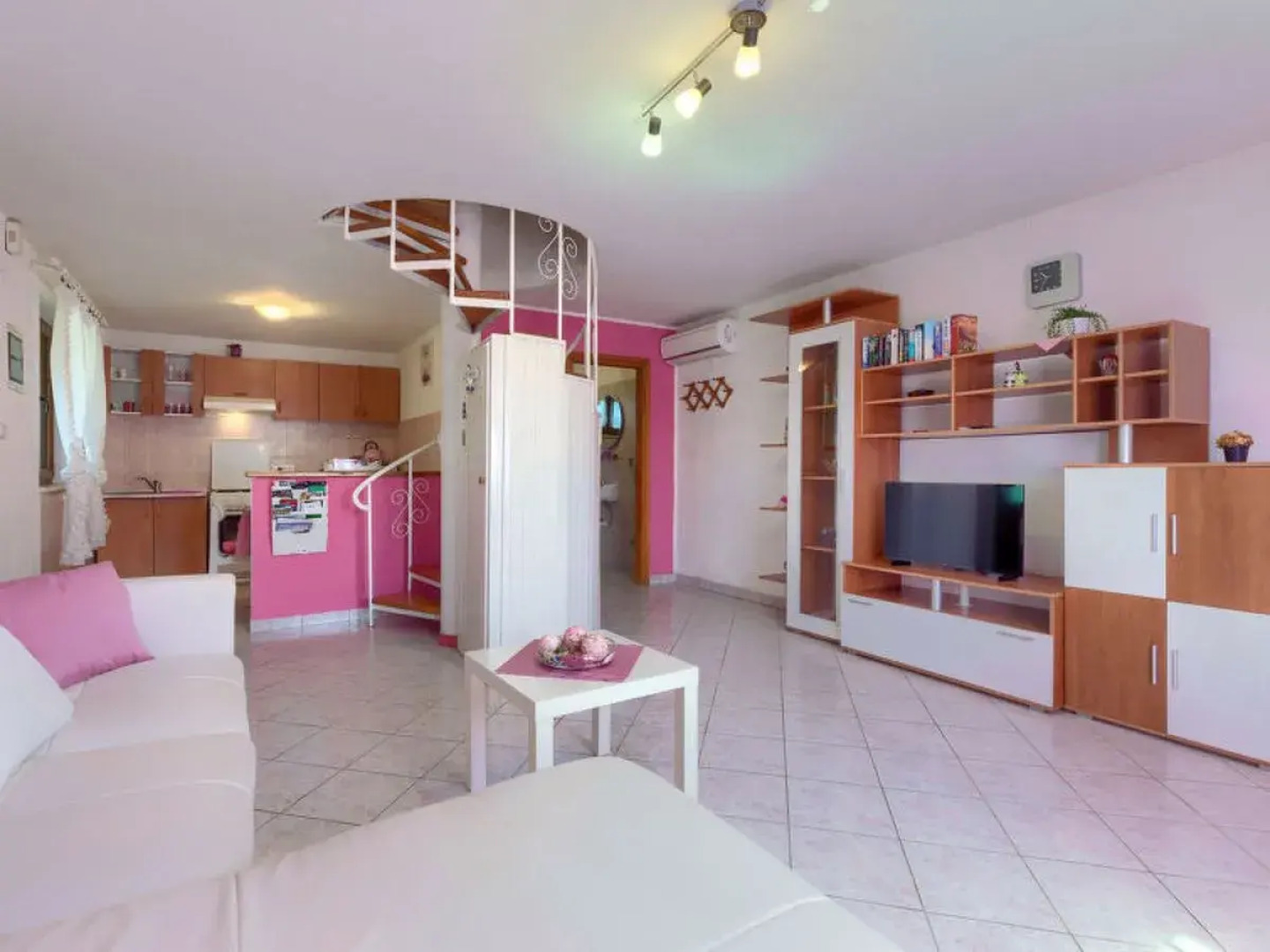 Holiday Home Nikolina (ROJ412)