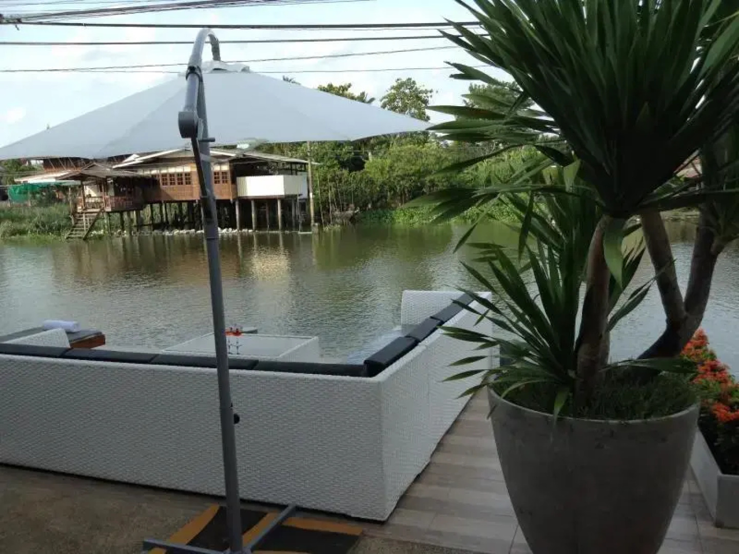 Reunrimnam Resort & Restaurant