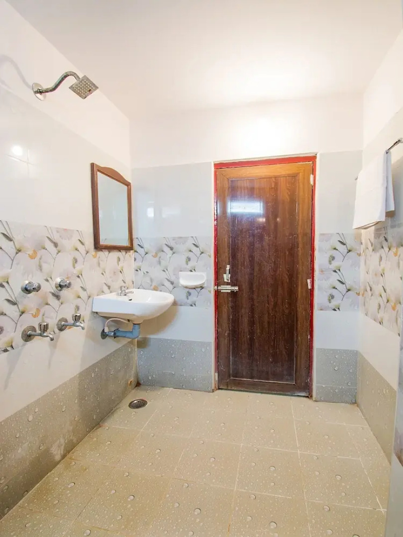 OYO 15936 Hotel Gnr Residency