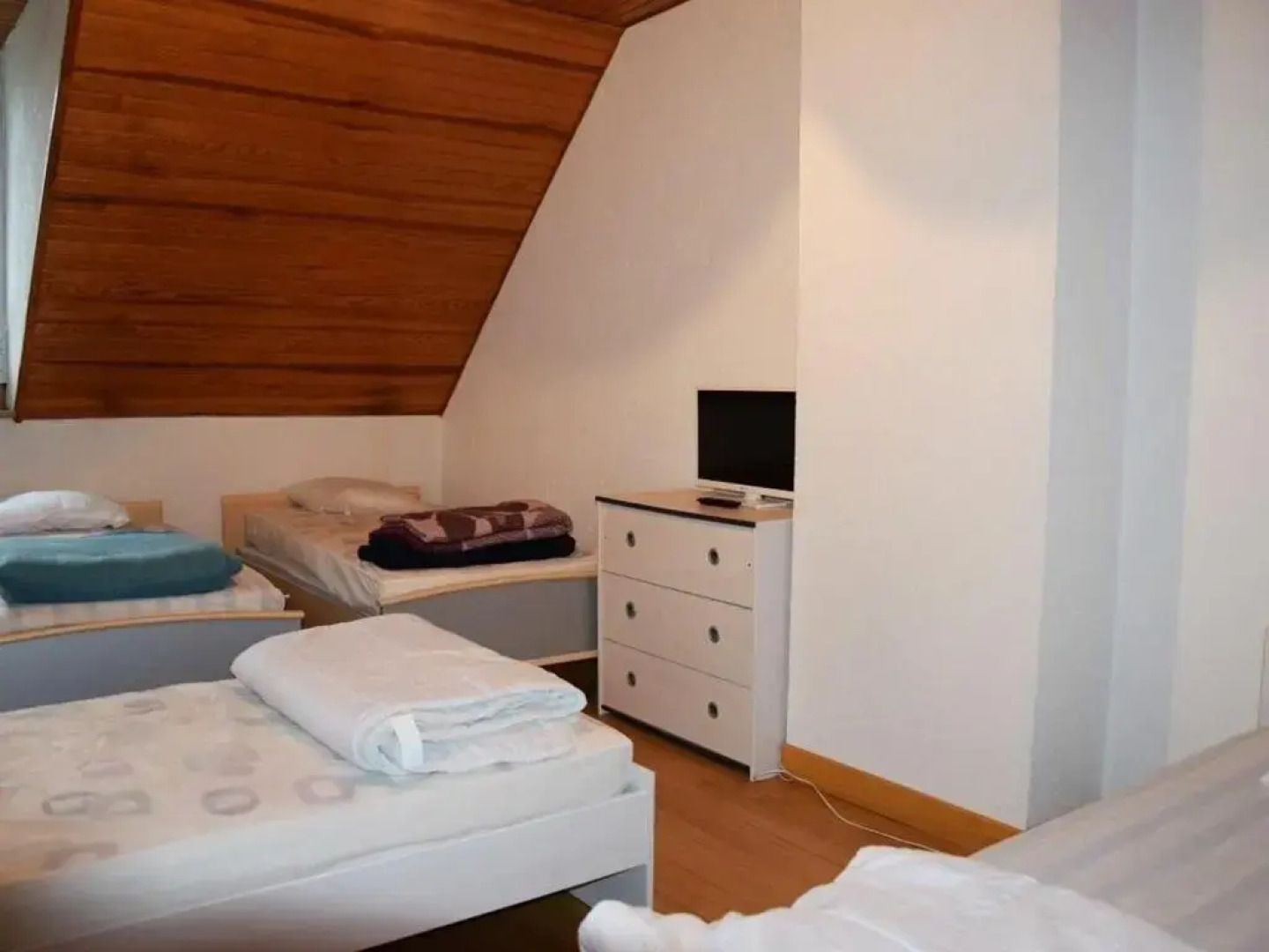 Gîte Vichères, 4 pièces, 6 personnes - FR-1-581-91