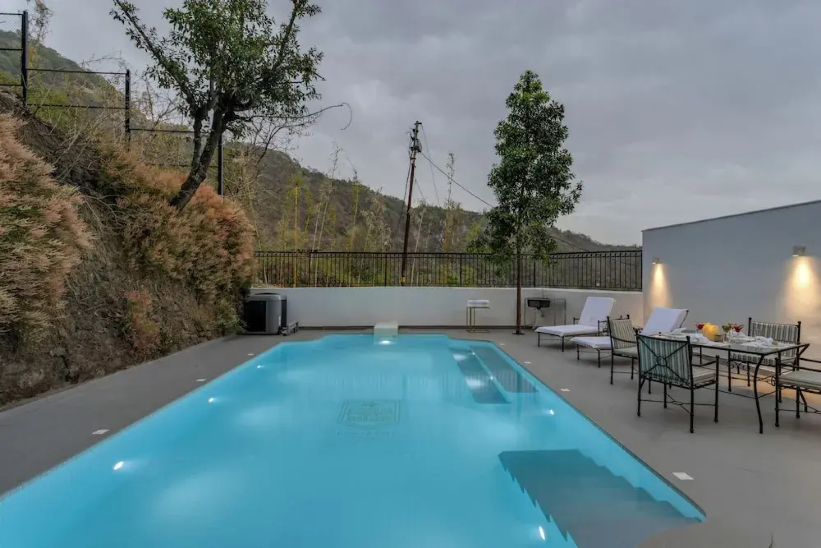 Kinwani House Araiya Anthology