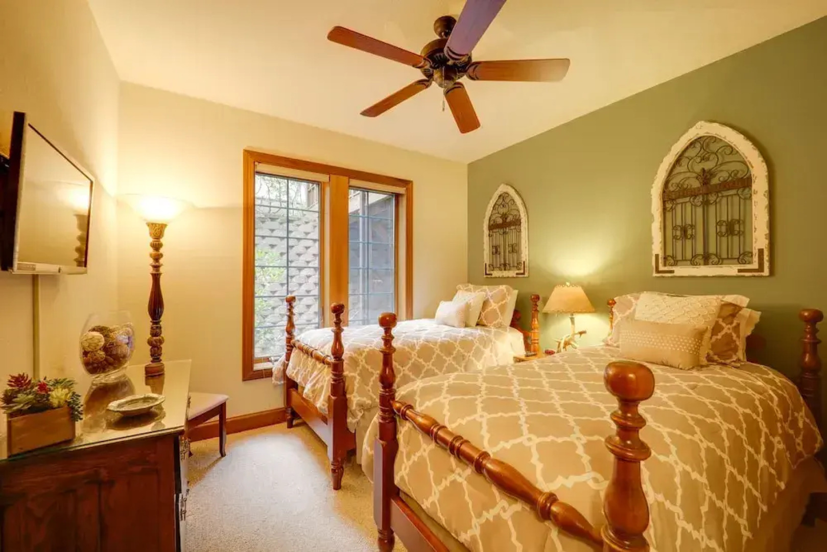 Hike On-site! Home 8 Mi to Wolf Ridge Ski Resort