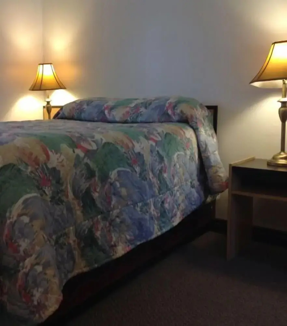 Wanakena Motel