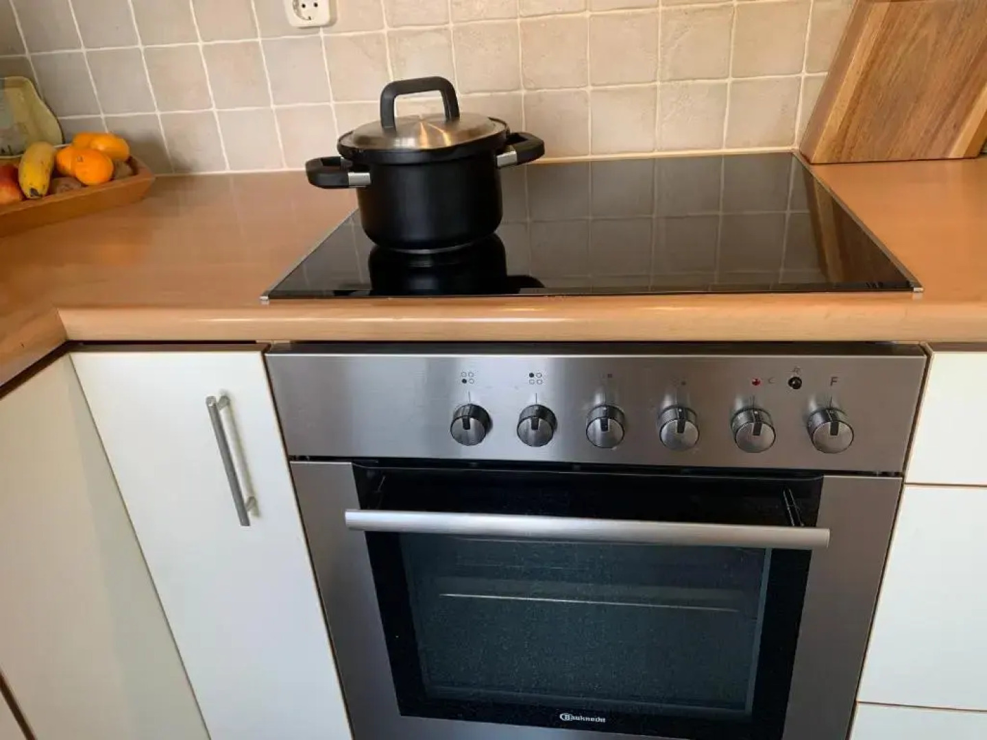 Gorinchem, spacious house, terrace at the water