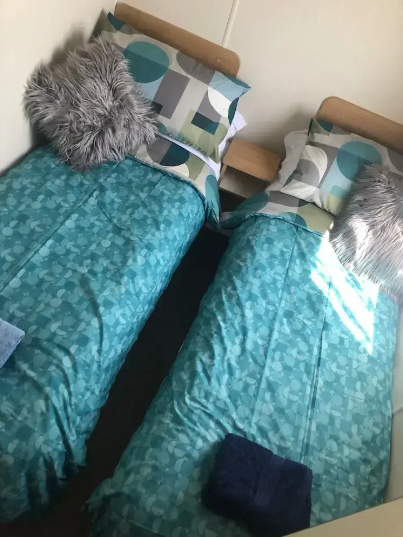 Gwel y Mor 2-bed Chalet With Sea Views & Terrace