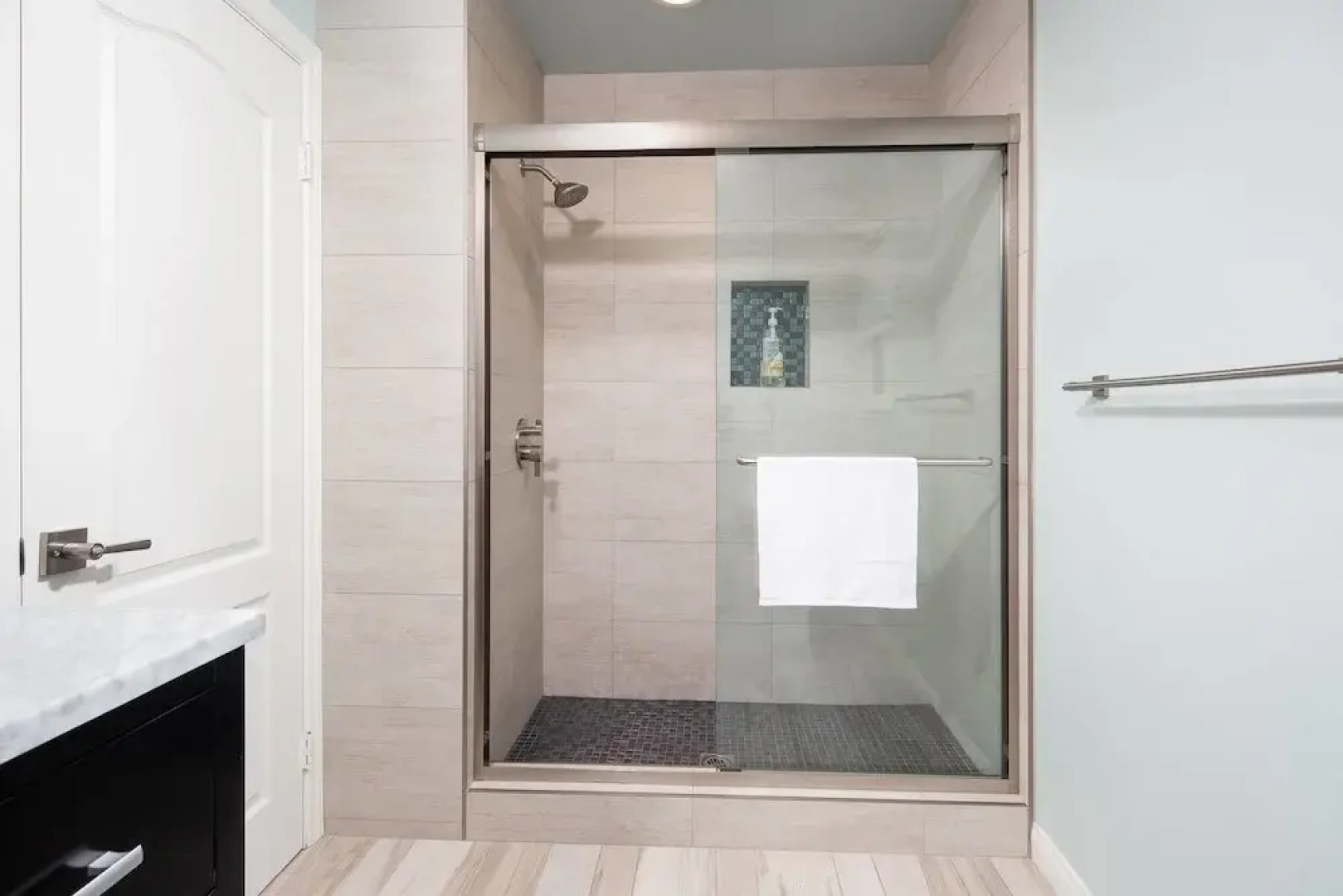 Radiant Estate New Luxury Cali 3 Bd!