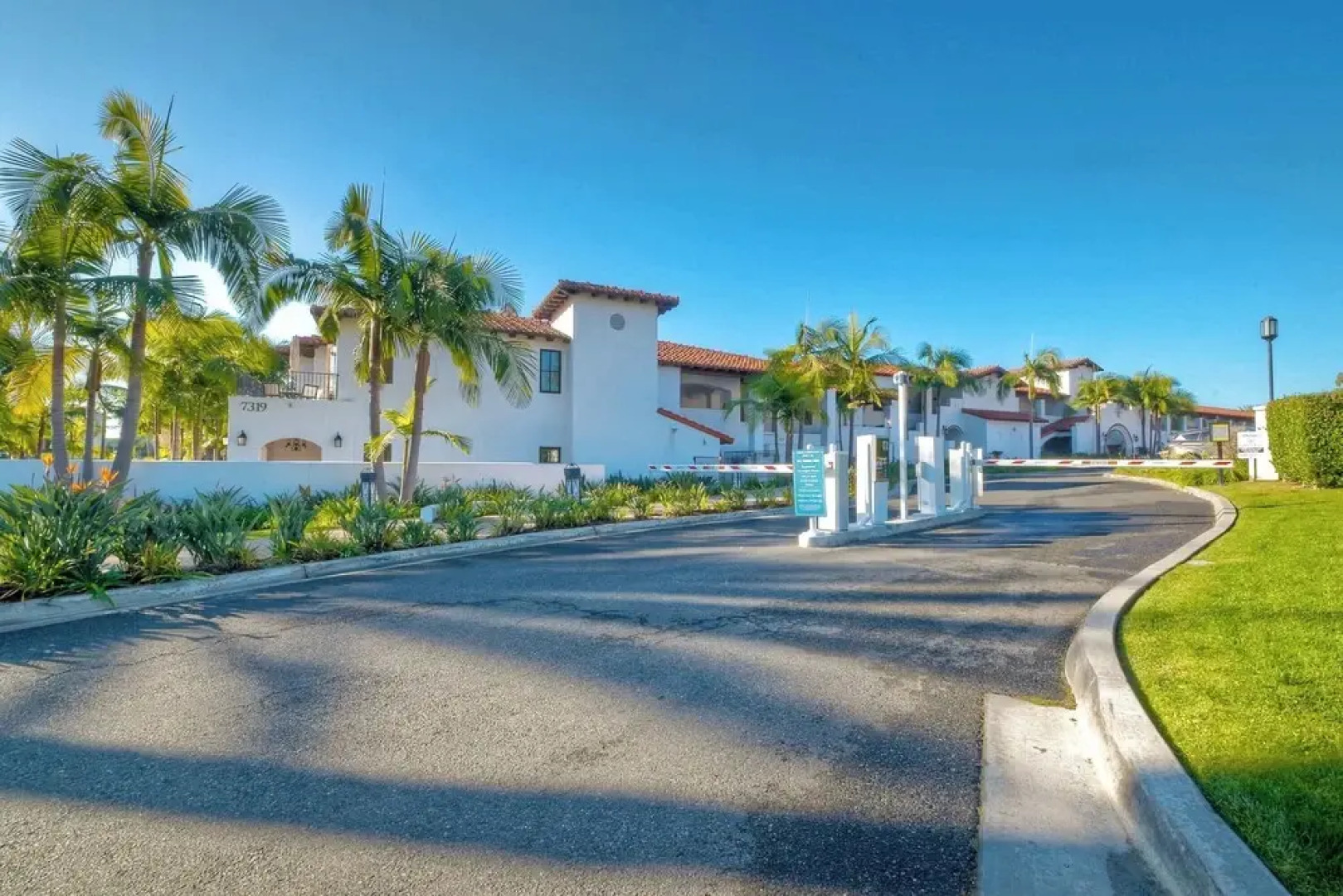 Southern Exposure w/ Private Balcony