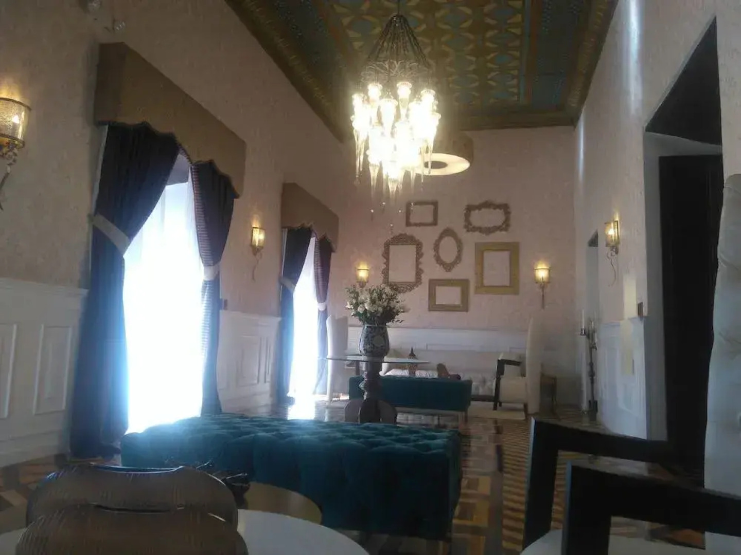 Felicia Hotel & Suites