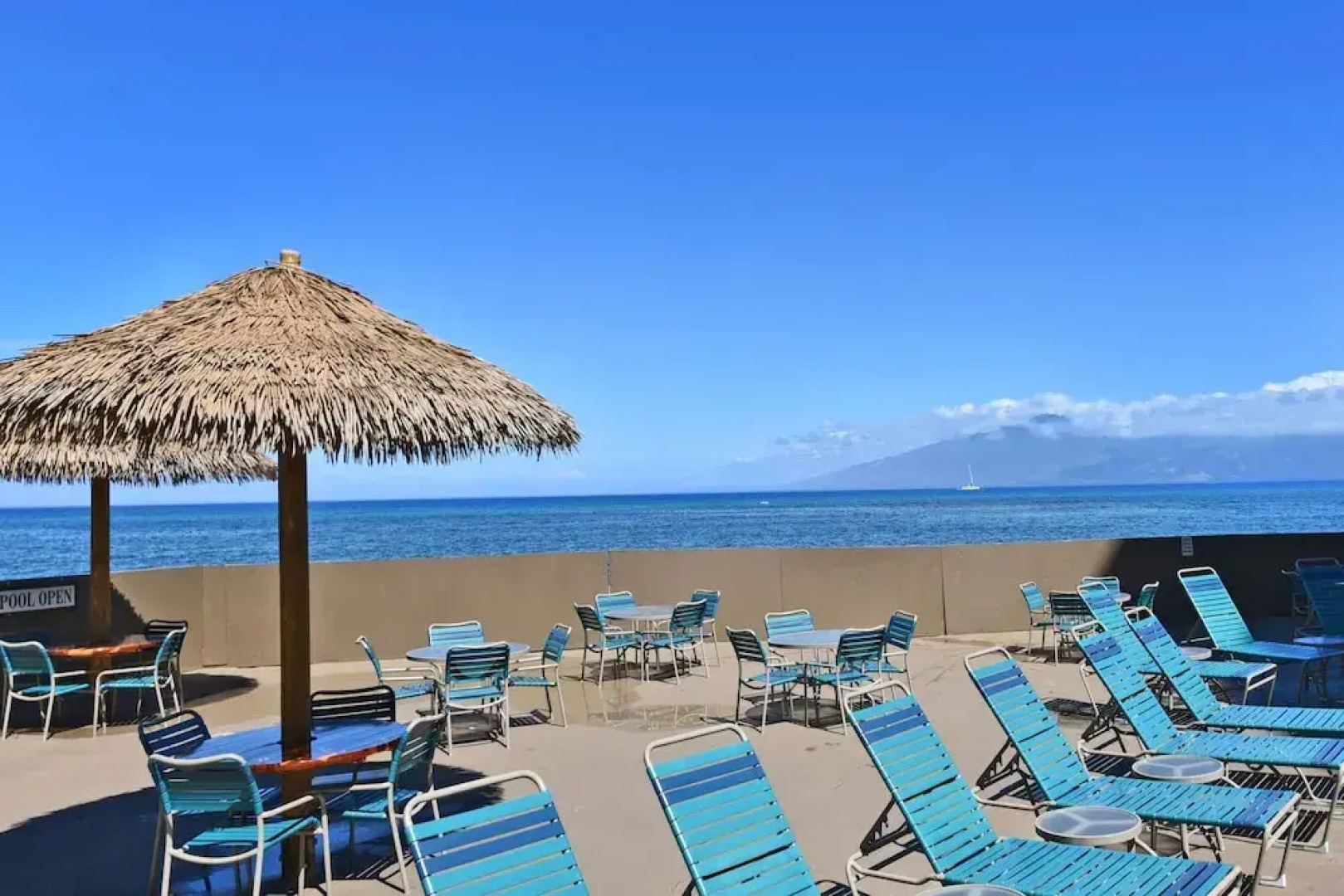 Royal Kahana #911 2 Bedroom Condo by RedAwning