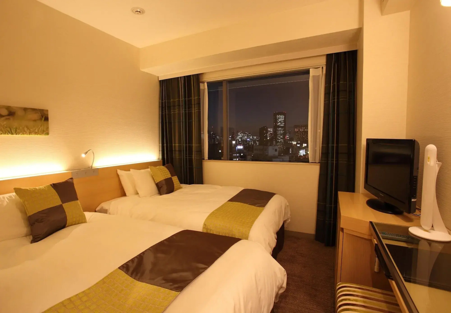 Отель Keihan Kyobashi Grande