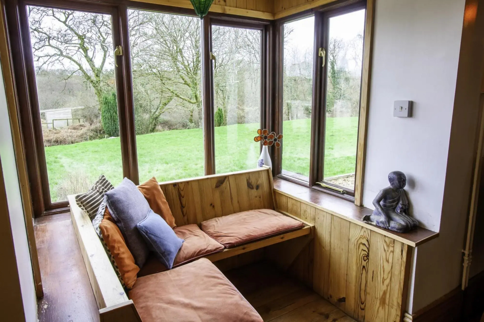 The Lake House Retreat - 7 Bedroom Holiday Home - Sleeps 20 - Southgate