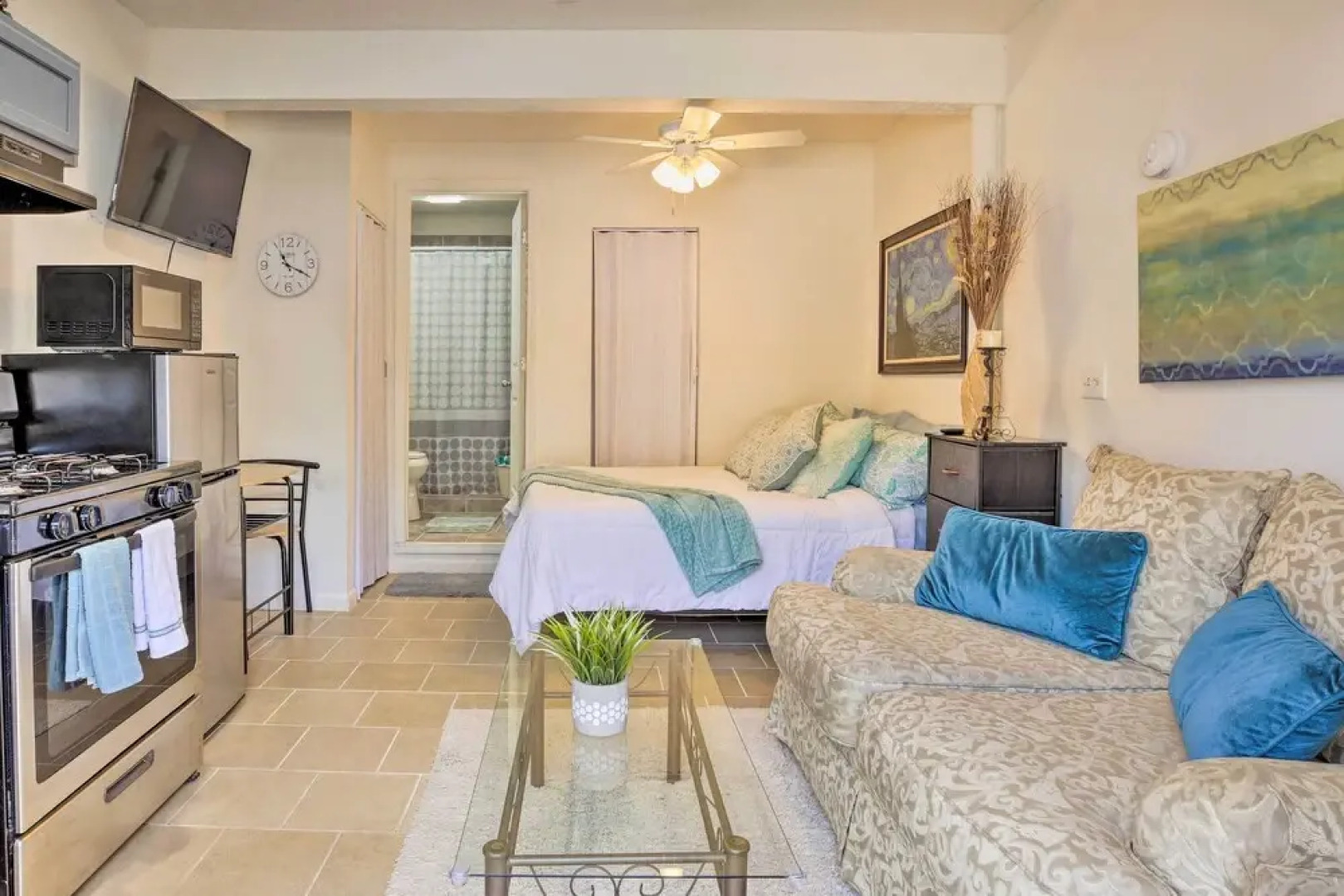 Updated Lithonia Cottage ~ 7 Mi to Stone Mtn!