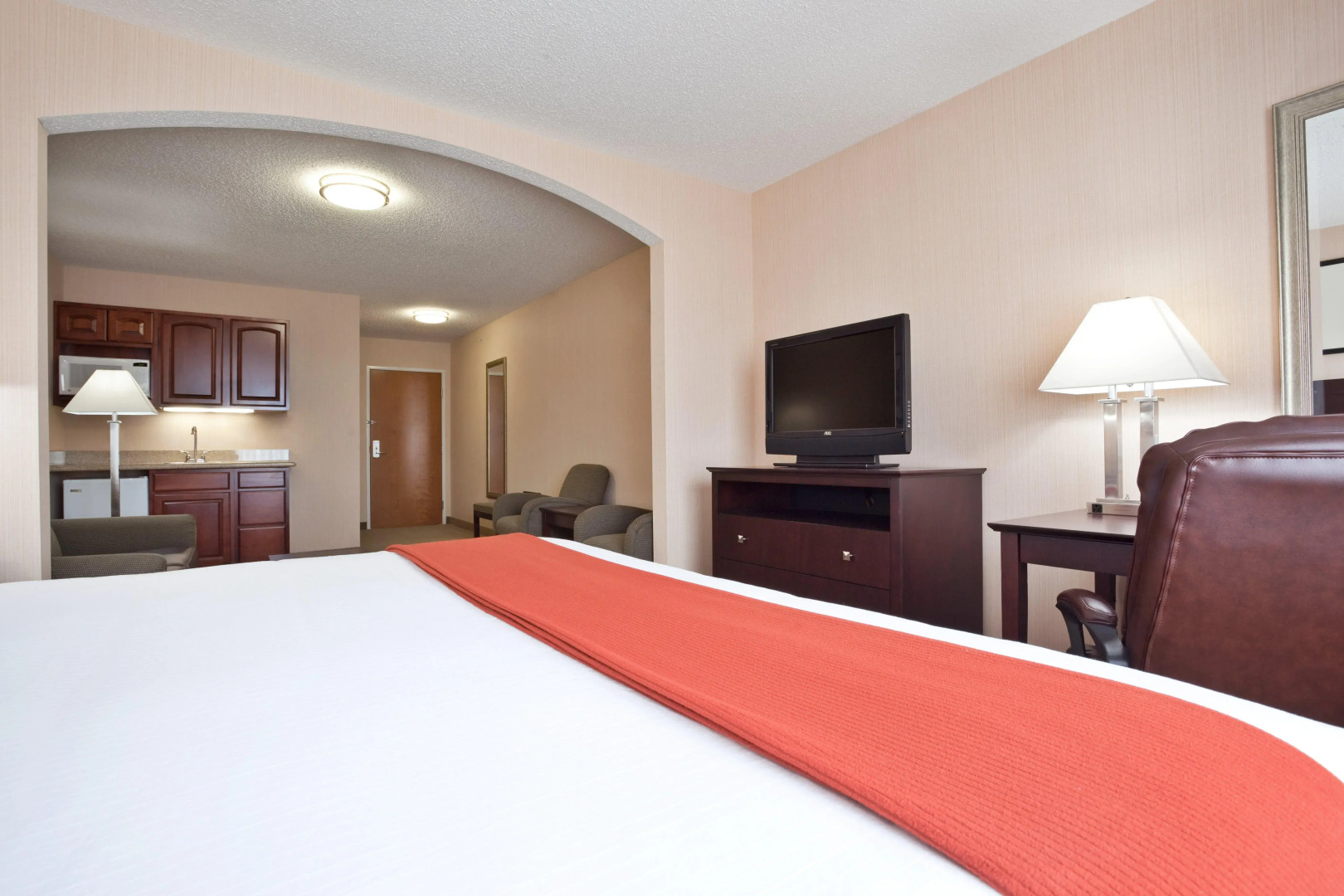 Holiday Inn Express Hotels and Suites Dayton North Tipp City by IHG