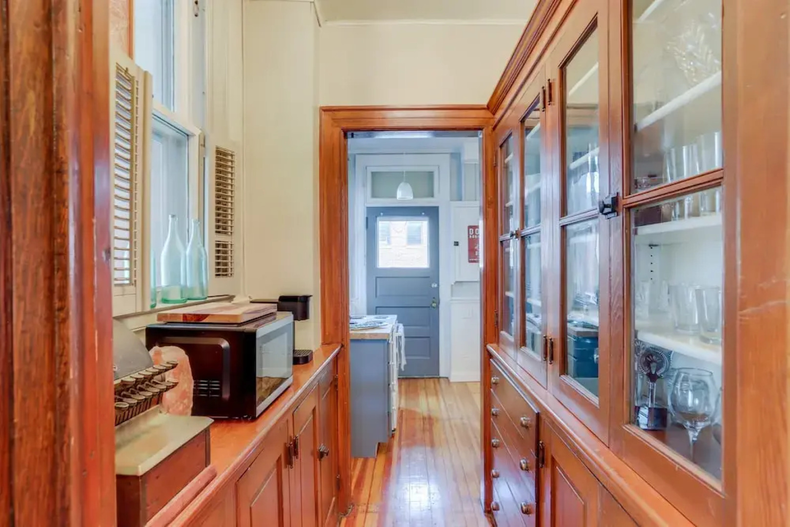 Historic Tiffin Home ~ Half Mi to University!