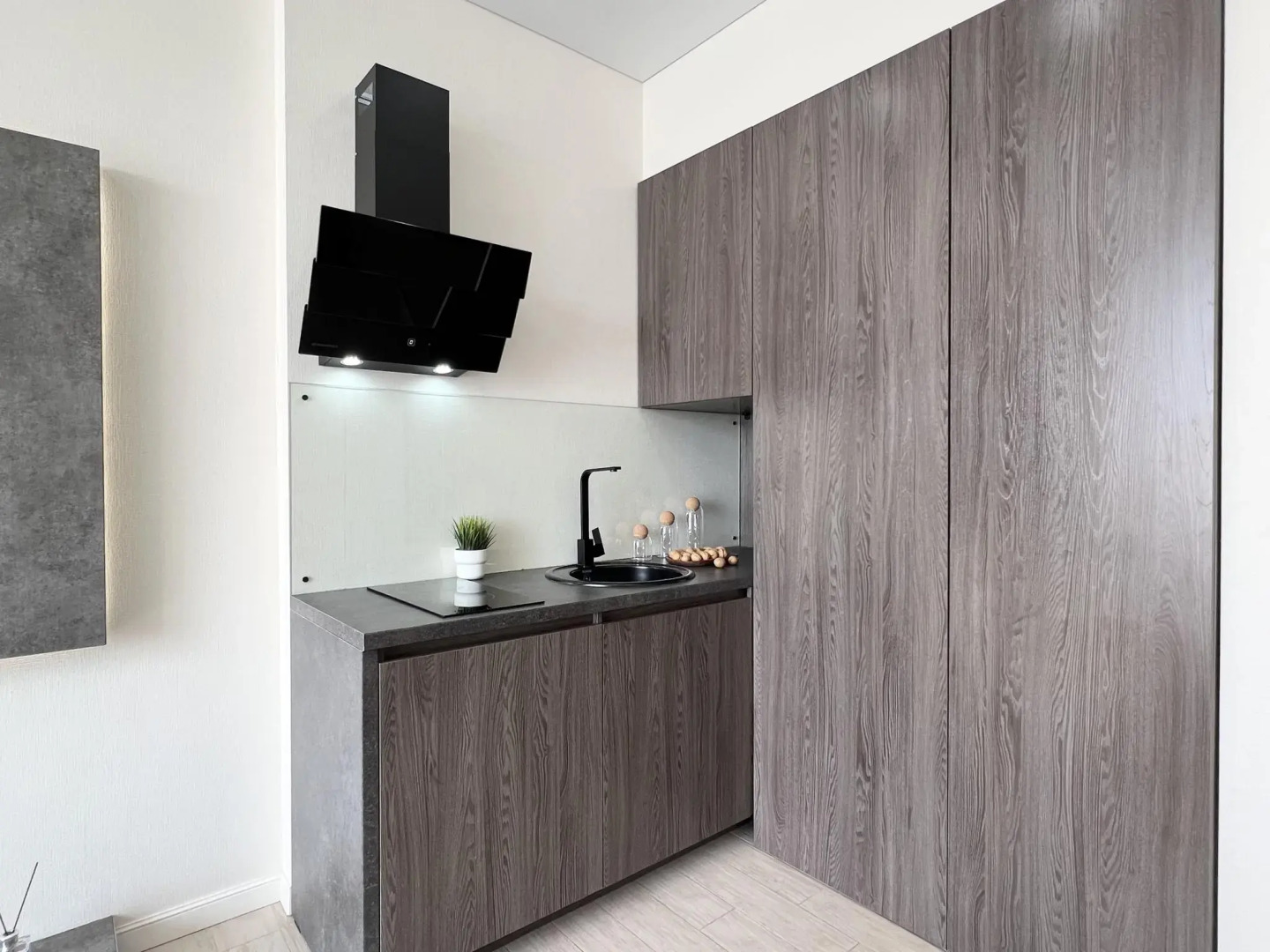 Live (Лайв) на улице Байзакова 131/1