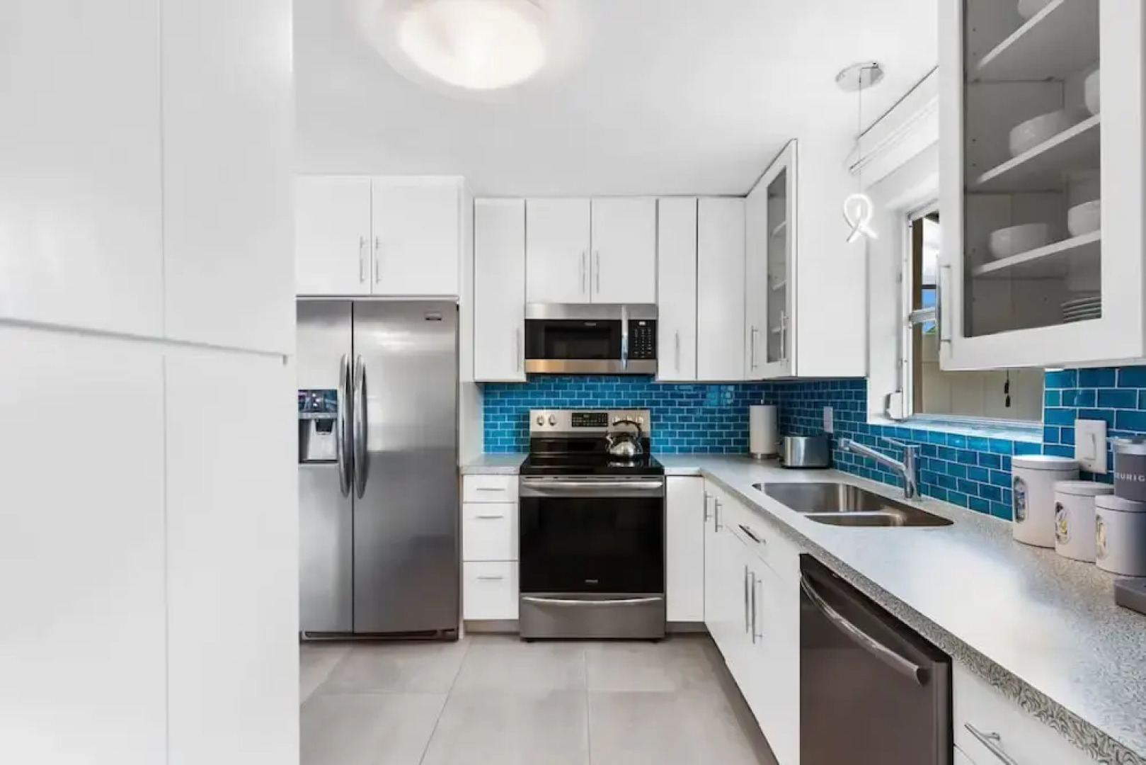 Oasis Backyard With Heated Pool Oakland Park