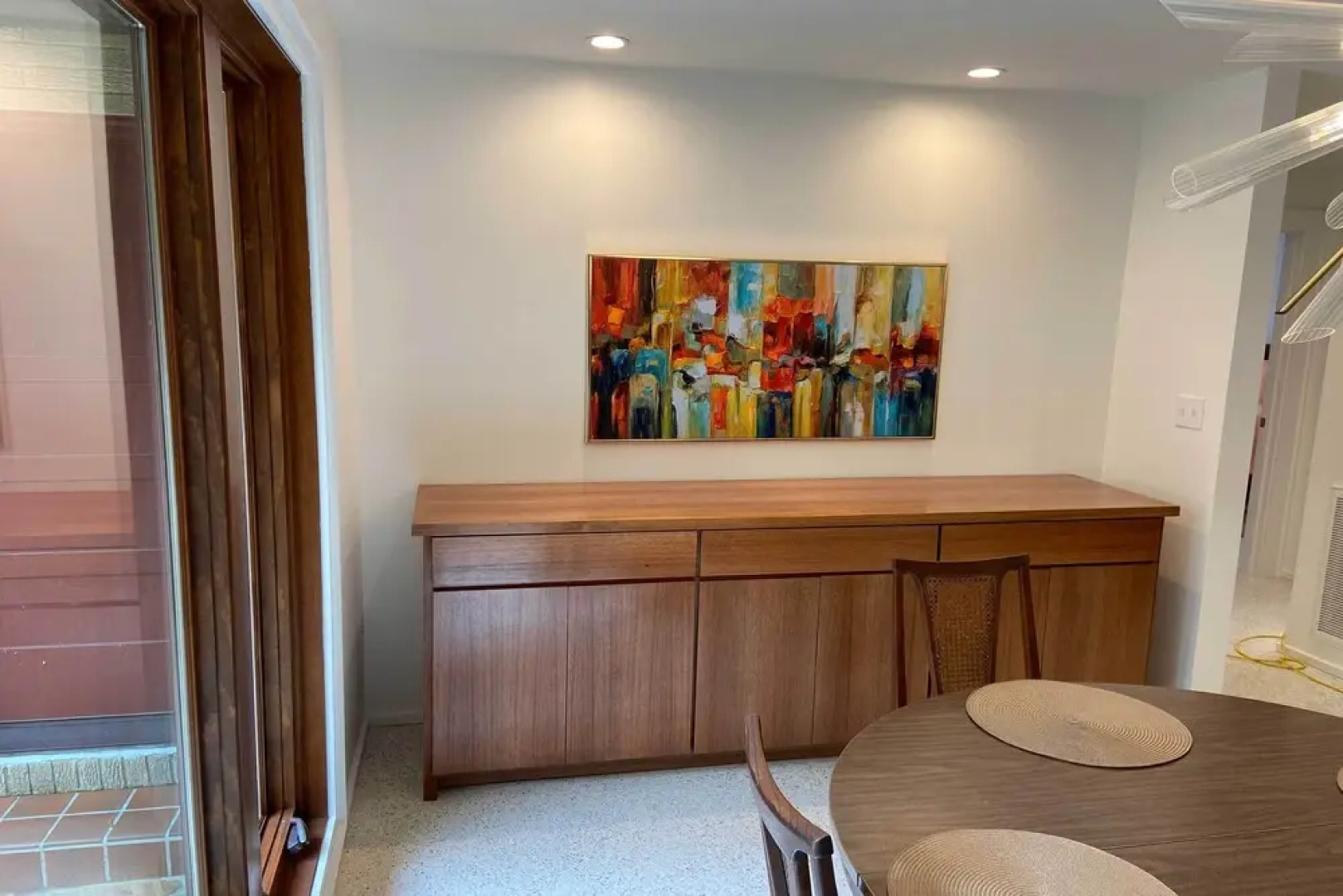 Mid-century Dream Home < Half-mile to Beach!