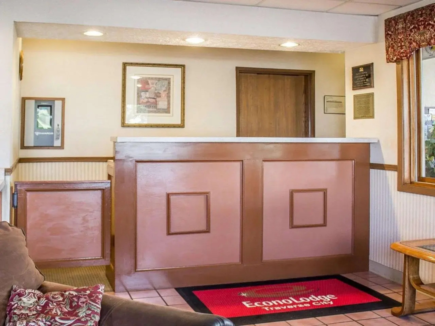 Econo Lodge Traverse City South