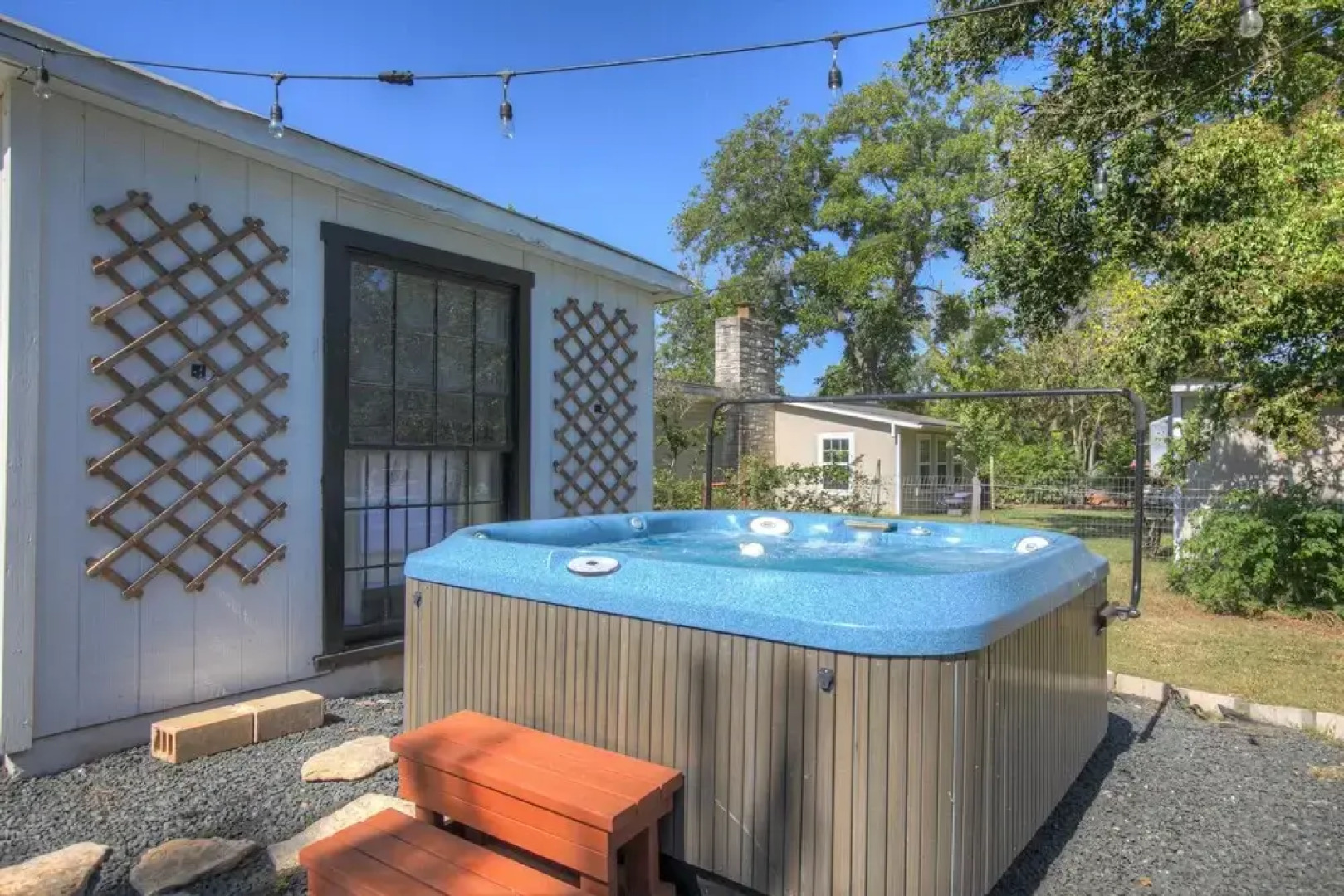 New Modern Farmhouse With Hot Tub, Fire Pit, & Games