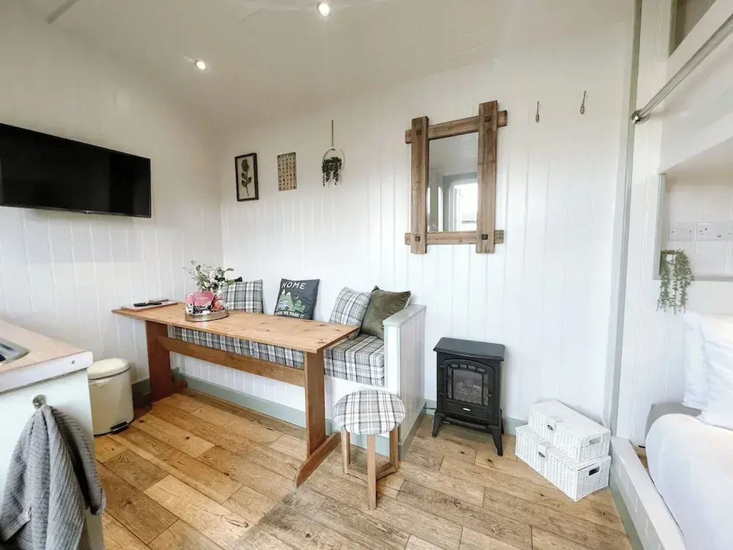 Erw Glas Glamping and Camping