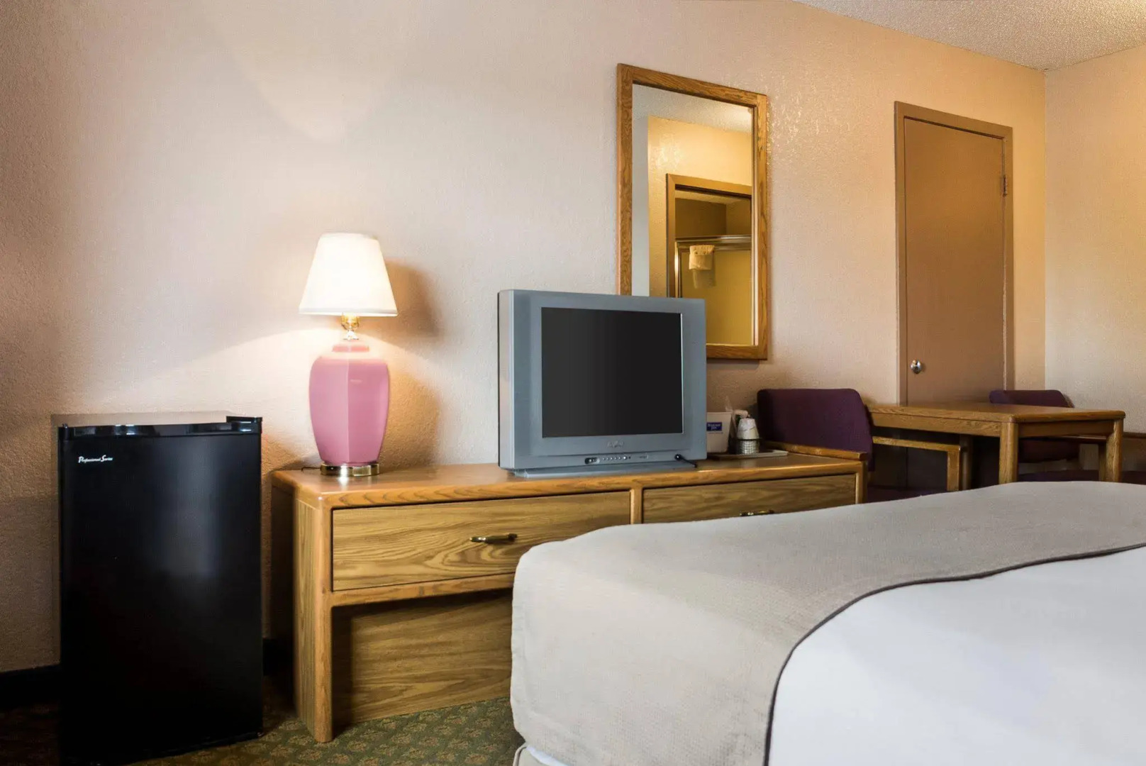 Bison Inn & Suites on University