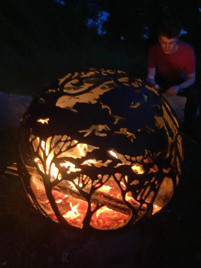 Little Pentre Barn with seasonal Swimming Pool