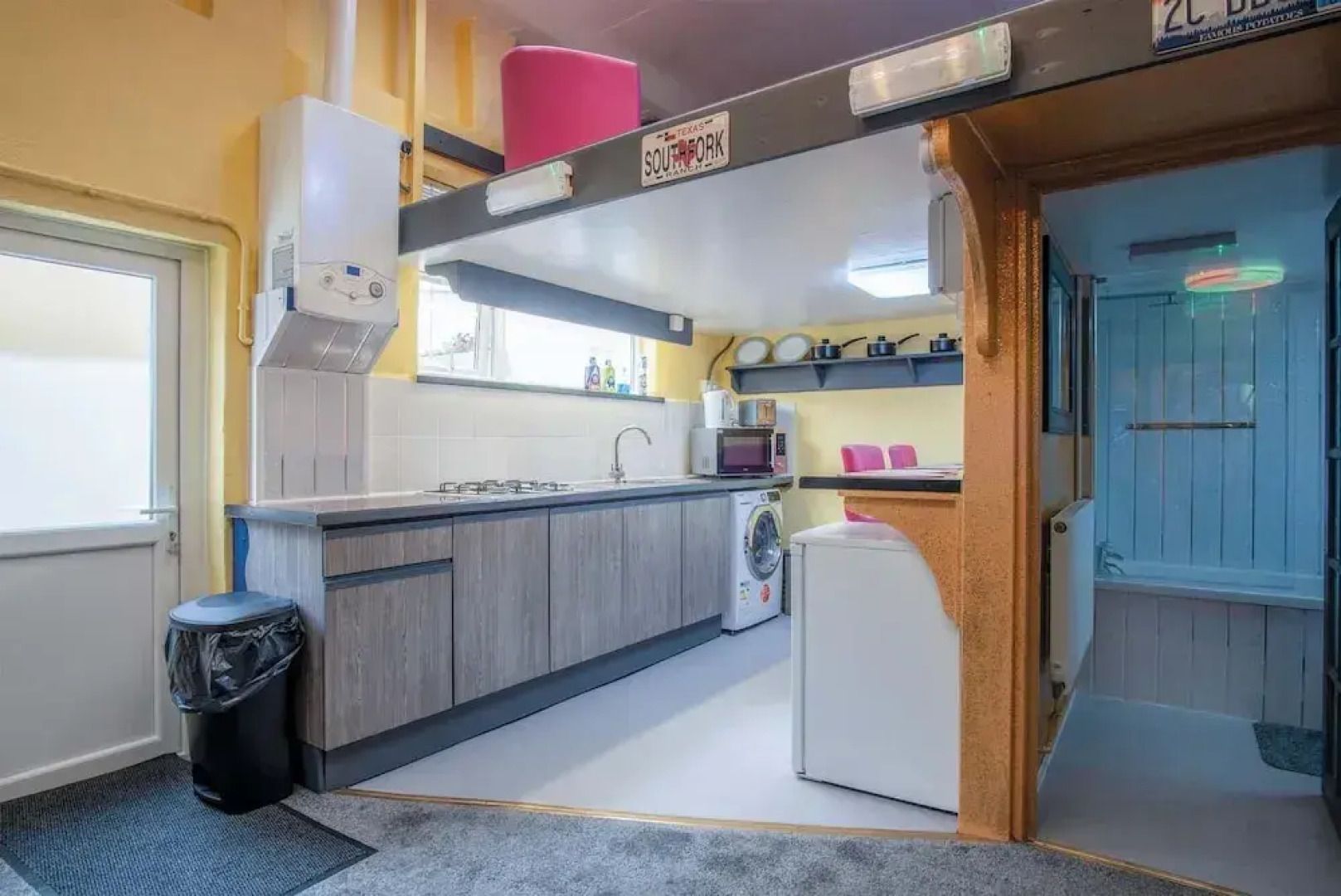 Clouds - 1 Bedroom Holiday Home - Milford Haven