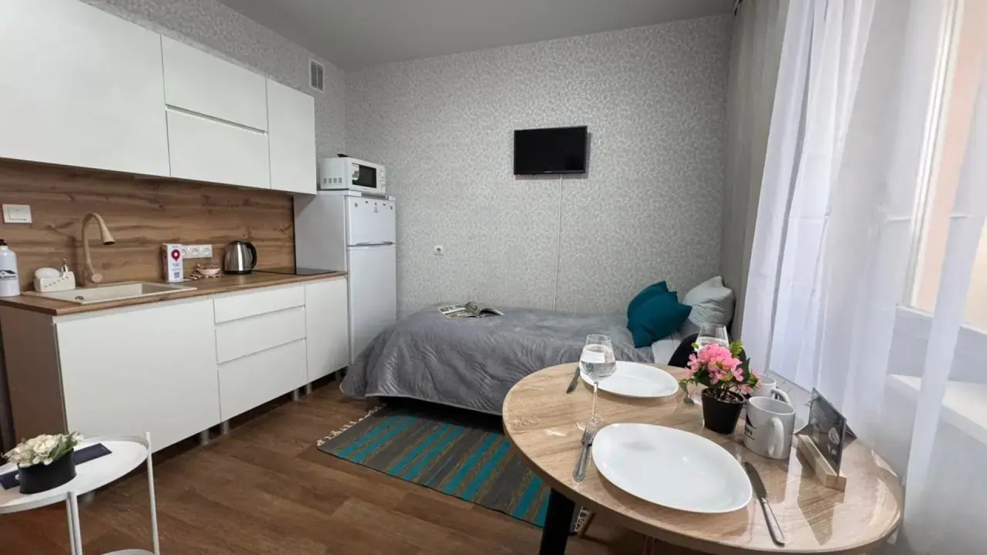 Yousinn на улице Одоевского 1/2