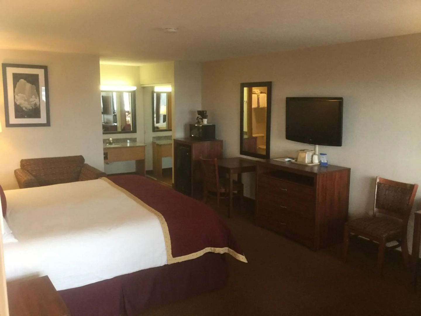 Econo Lodge Inn & Suites Lodi - Wine Country Area