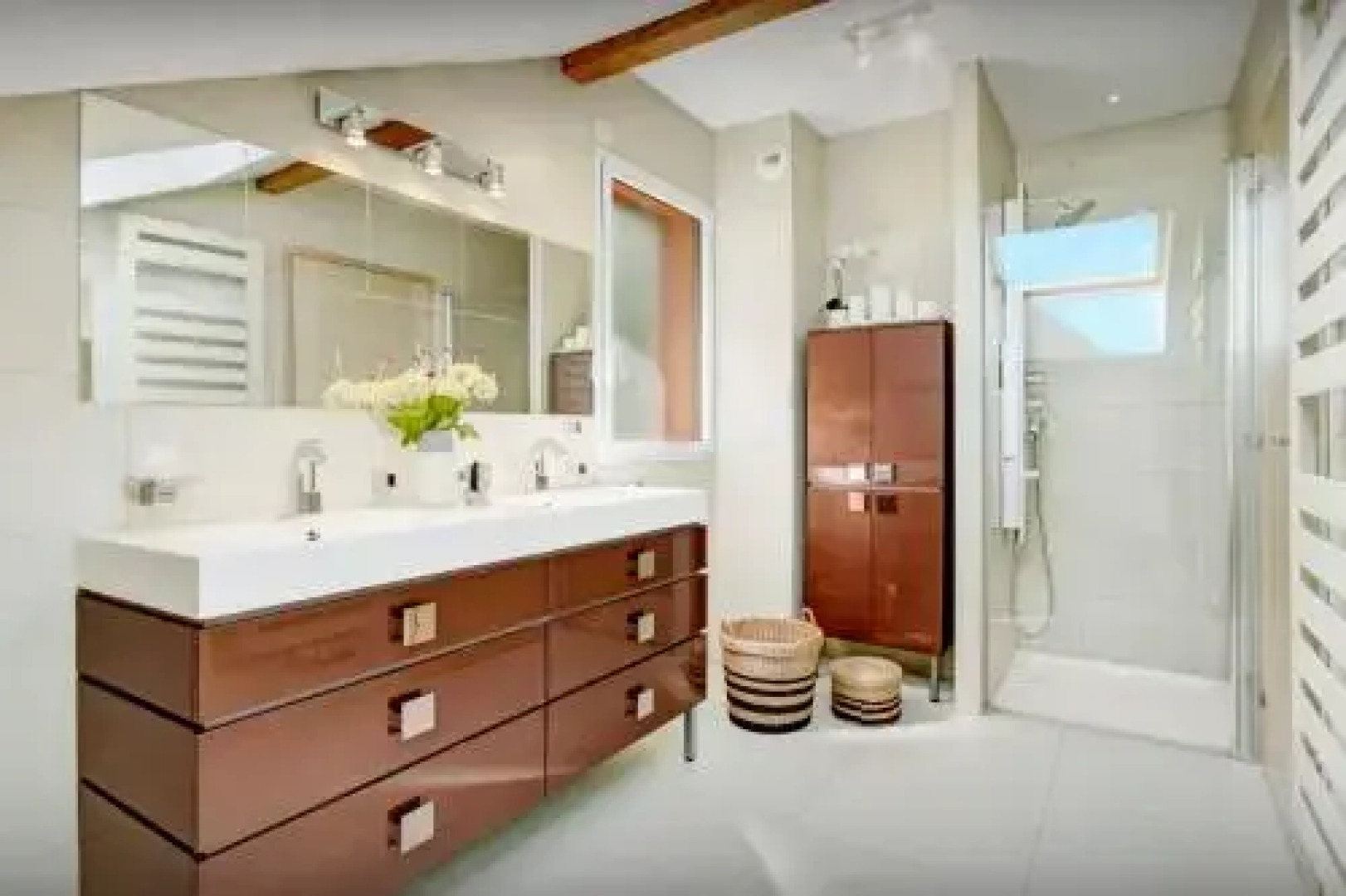 Villa Flying Dragon - OVO Network