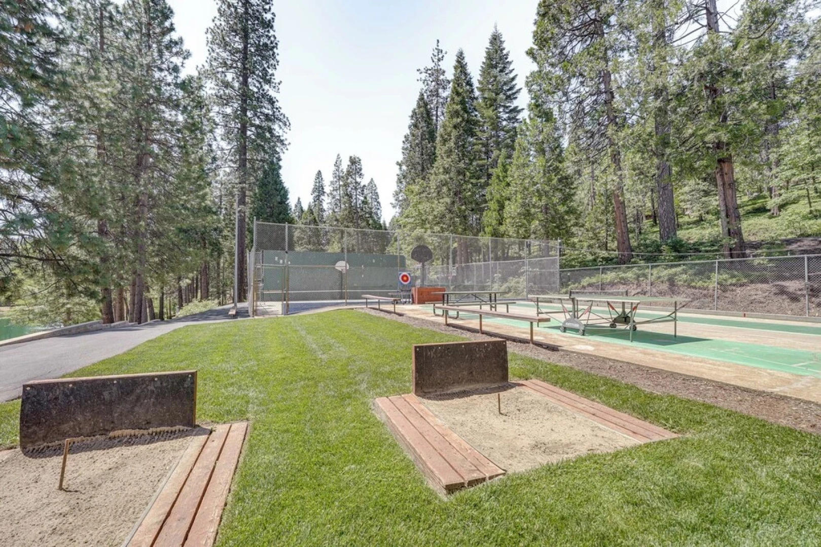 Family Cabin in Blue Lake Springs, Near Town!