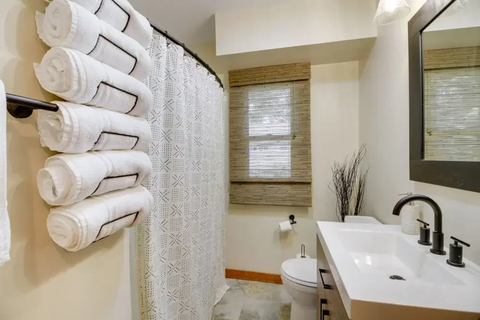 Serene Crosby Cottage: 3 Mi to Serpent Lake!