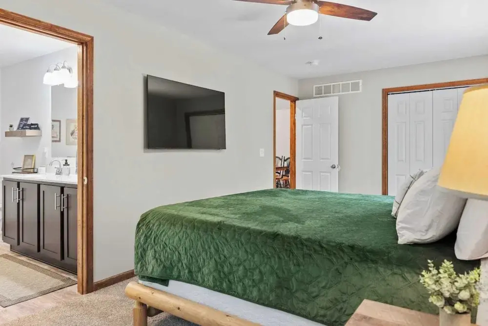 Maple Oasis by Avantstay Newly Built w/ Hot Tub, Game Room & Fire Pit