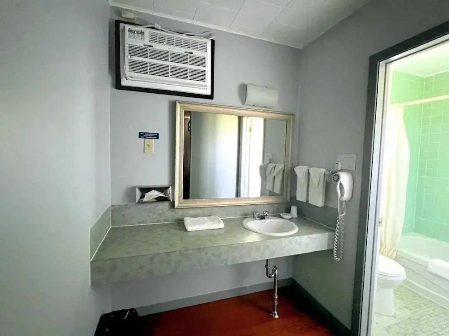 Travelodge by Wyndham Grand Falls