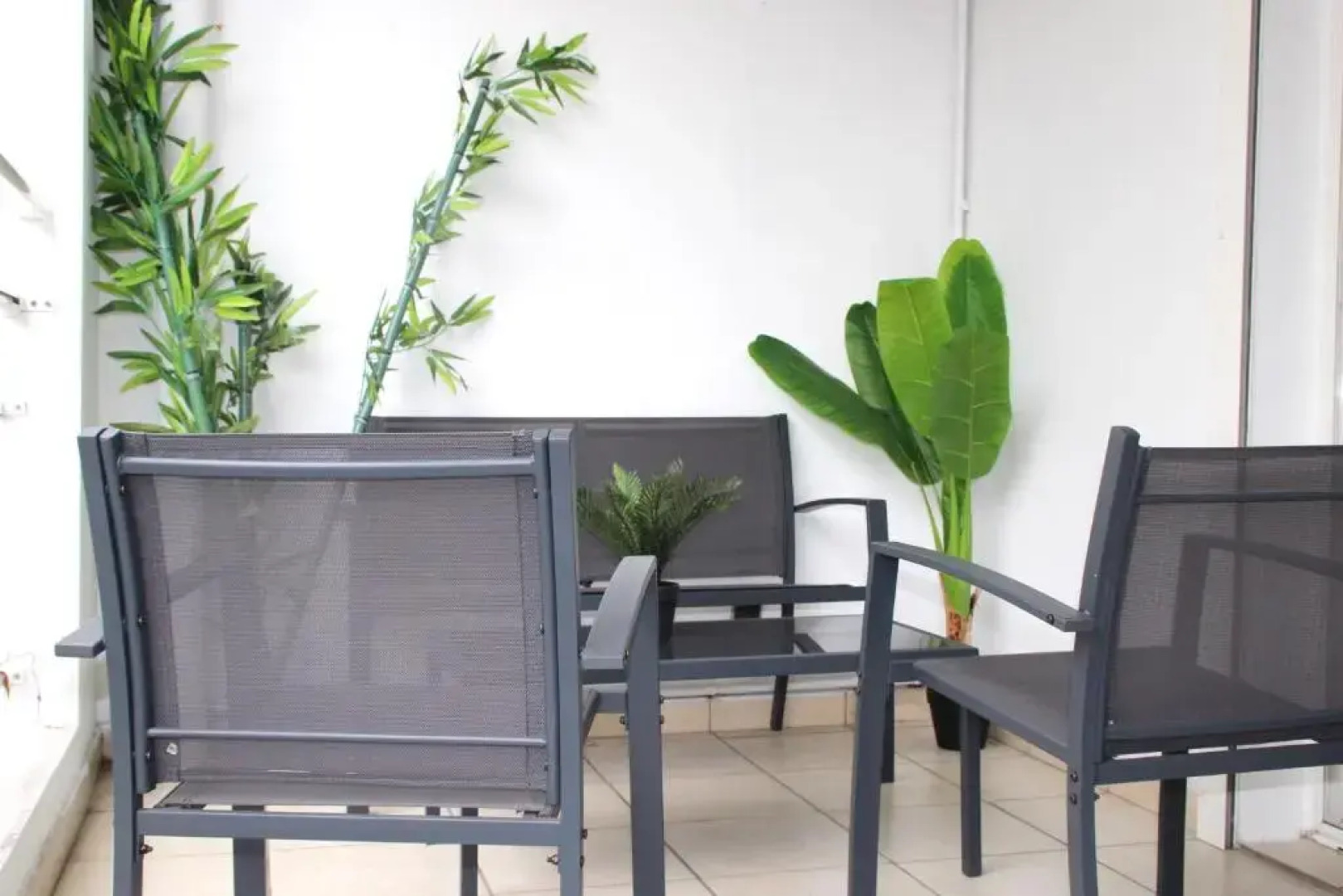 Nouveau ! Studio meublé, moderne, idéalement situé