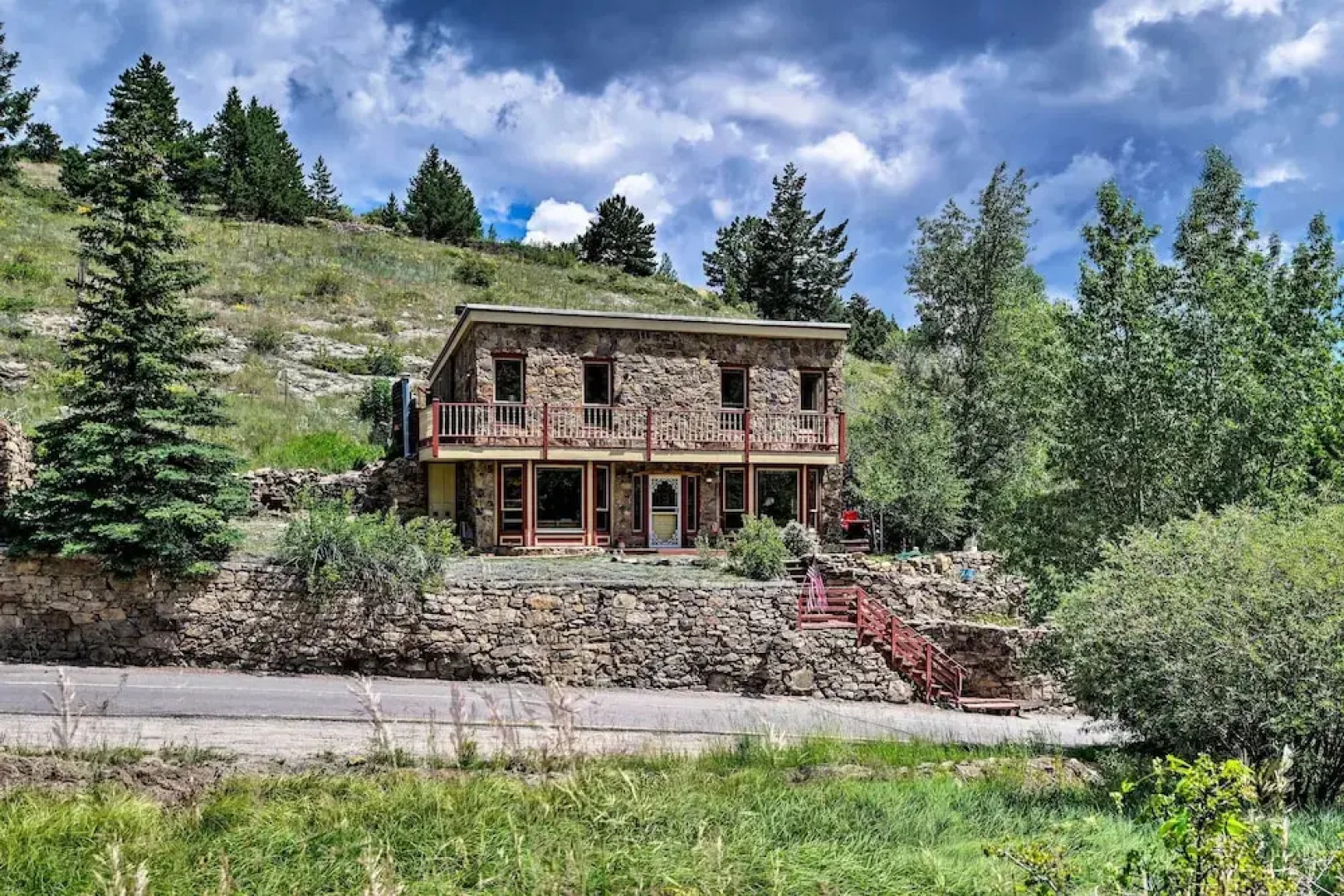 Cozy Home w/ Deck & Mtn Views, Walk to Casinos