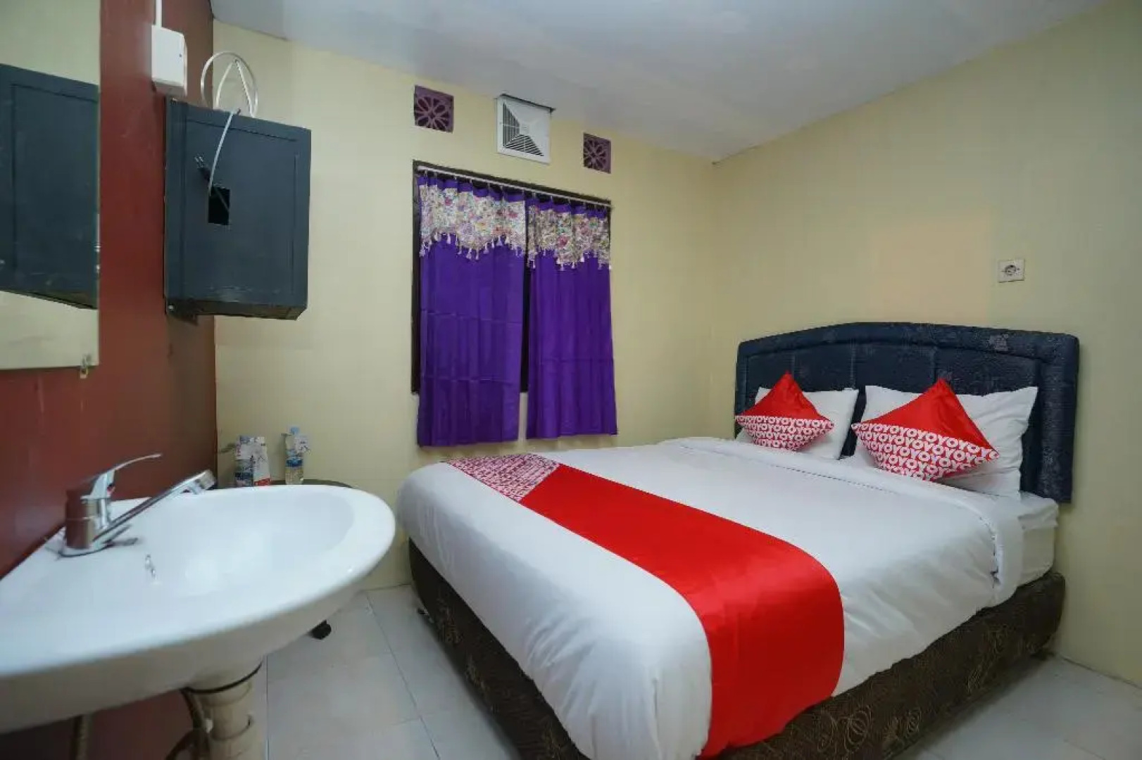 OYO 927 Carina Hotel