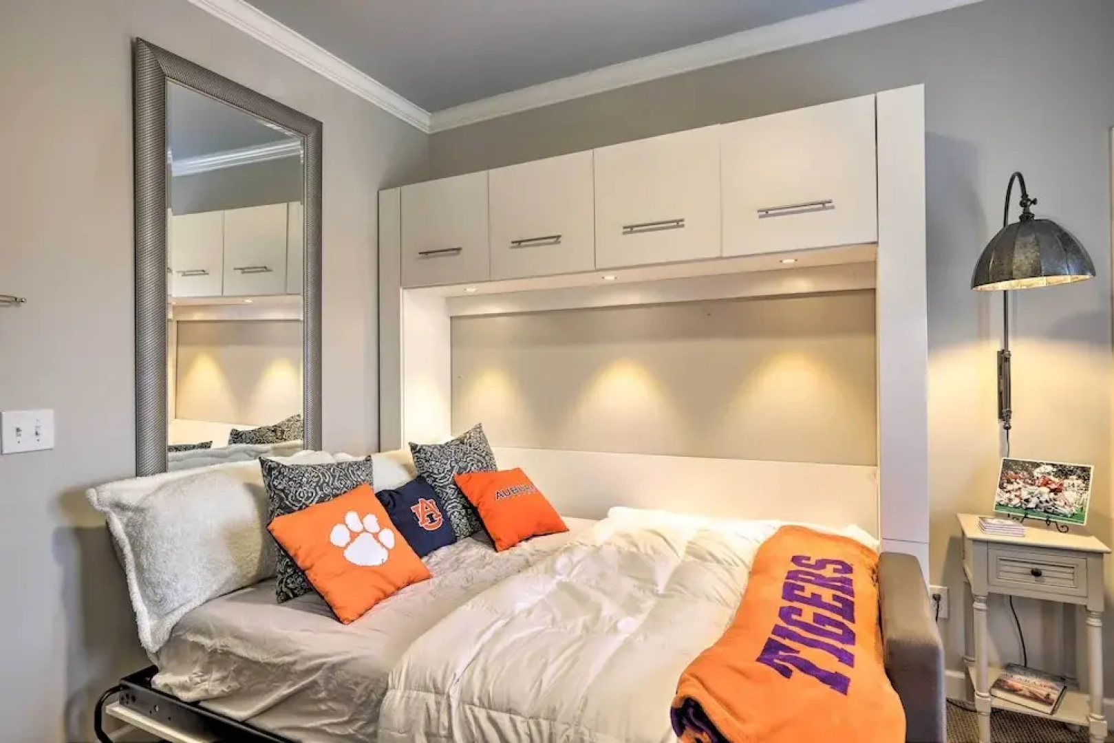 Auburn Gameday Center Studio: Walk to Arena!