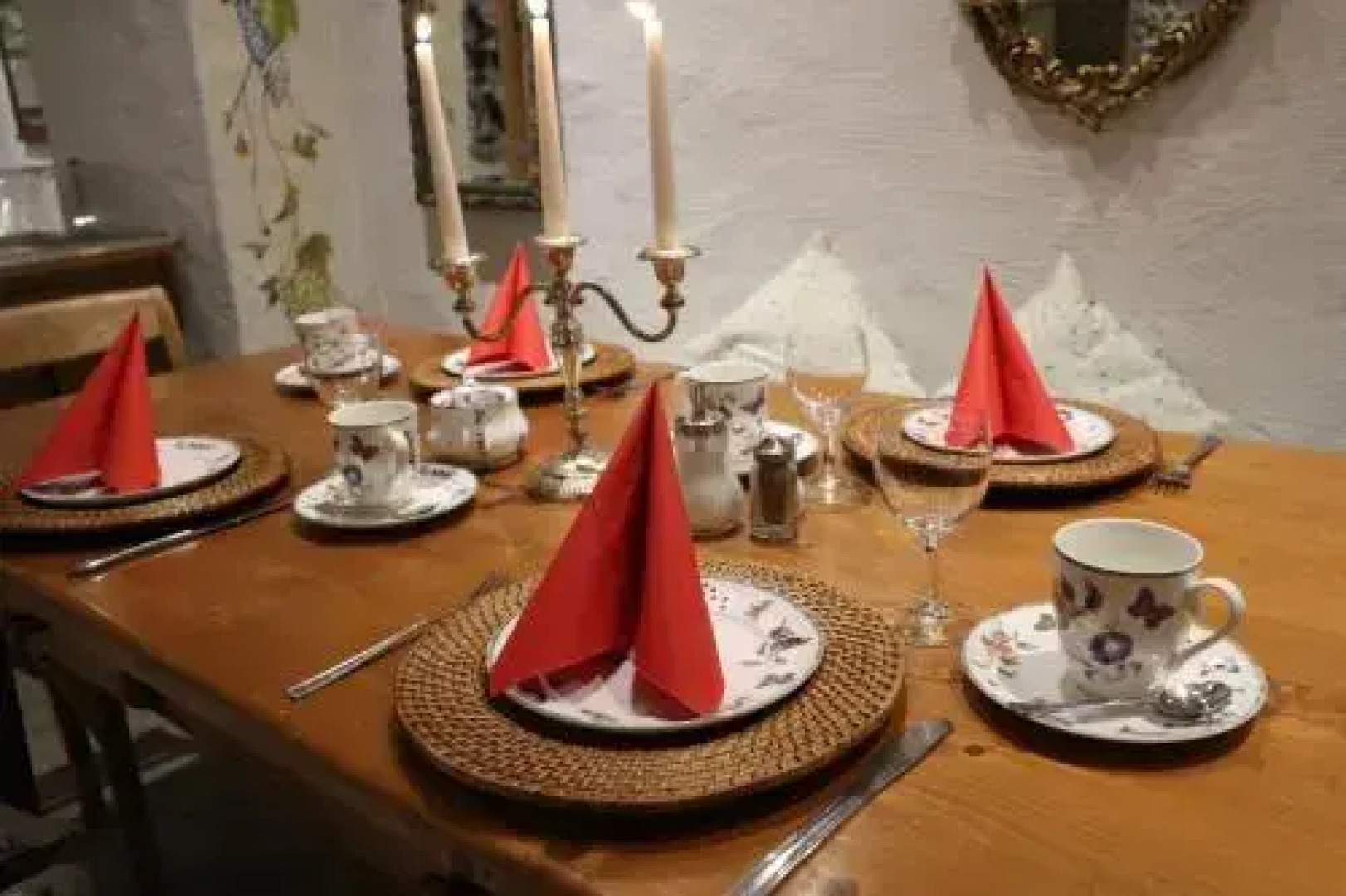 Winzerhäuschen am Brunnen