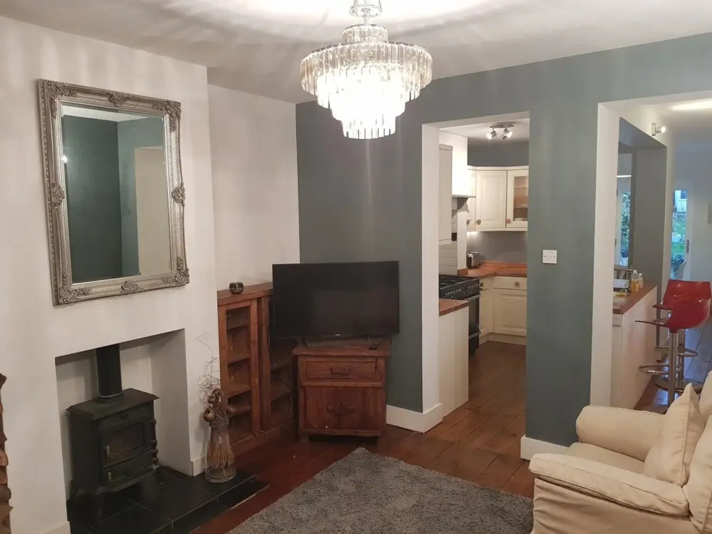3 Bedroom House With Garden in Ware