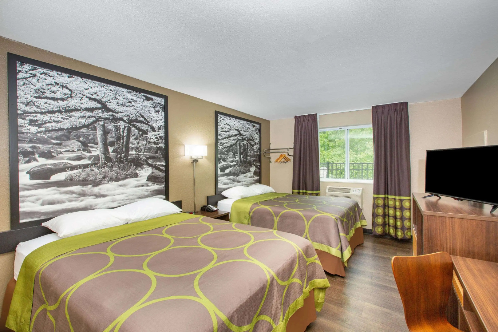 Super 8 by Wyndham Chattanooga Lookout Mountain TN