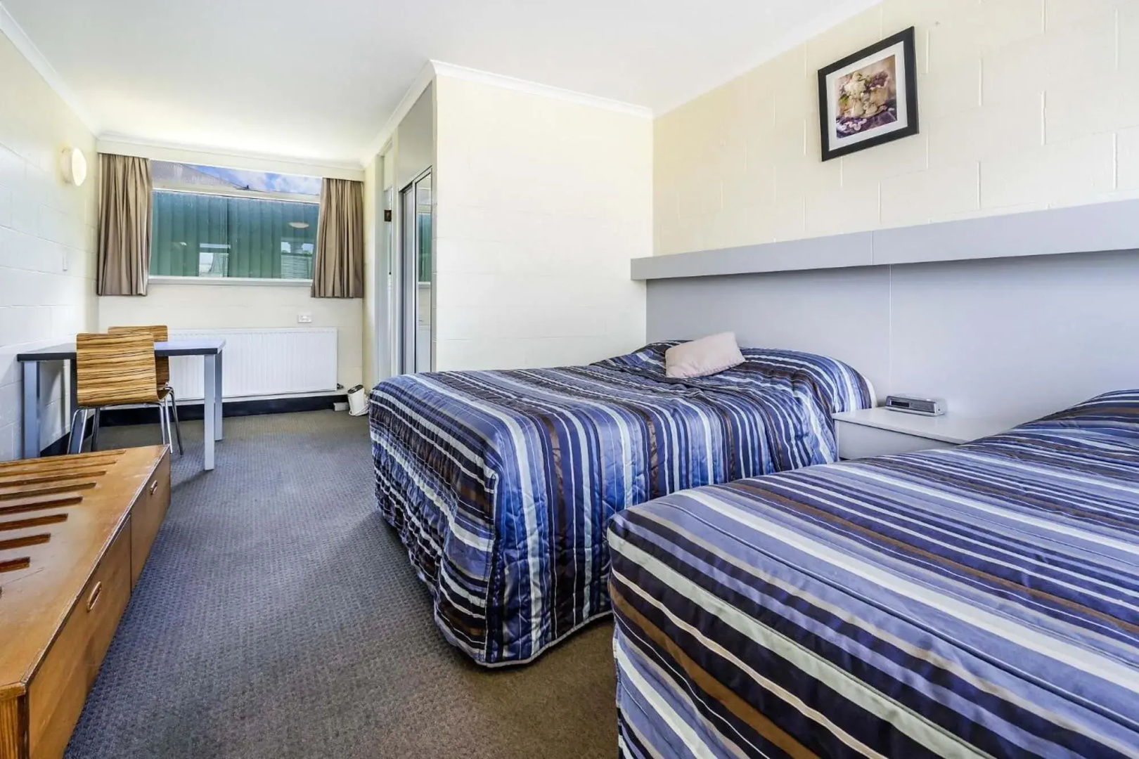 Top of the Town Hotel Motel