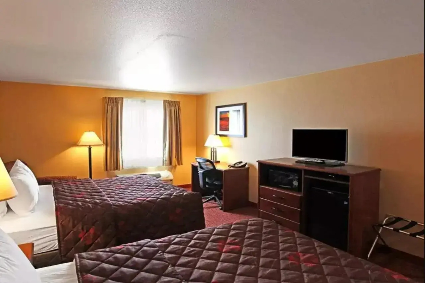 Rodeway Inn & Suites Phillipsburg